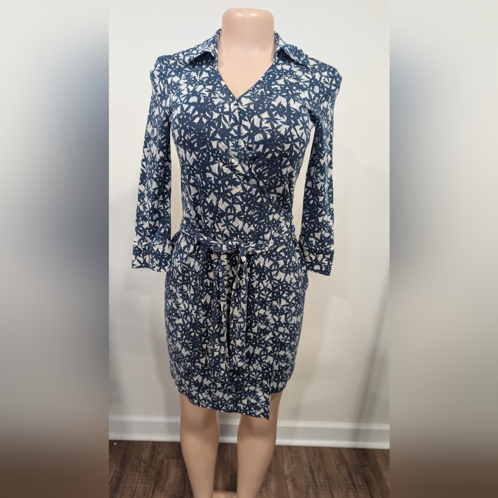 Diane Von Furstenberg Navy and White Patterned Long Sleeve Dress